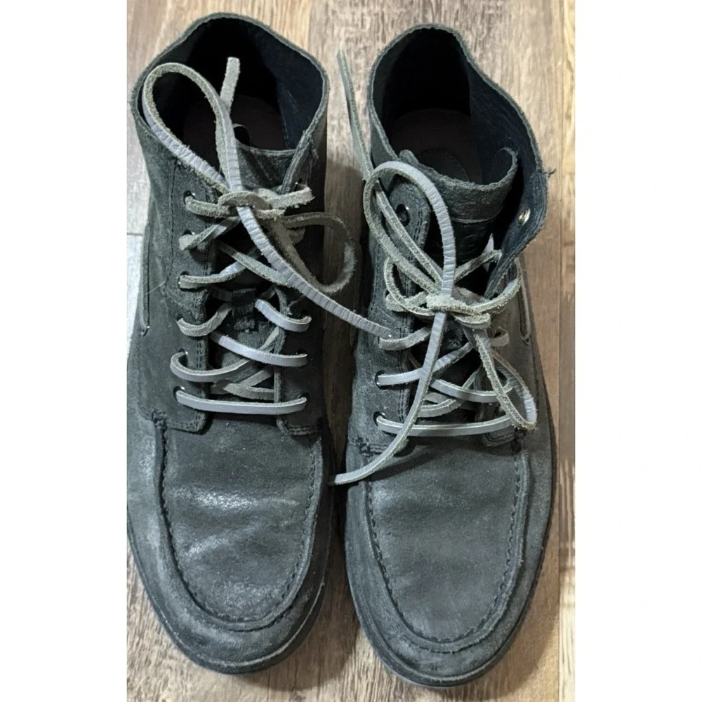 Ugg Mens black suede leather boots with Vibram Soles size 9.5